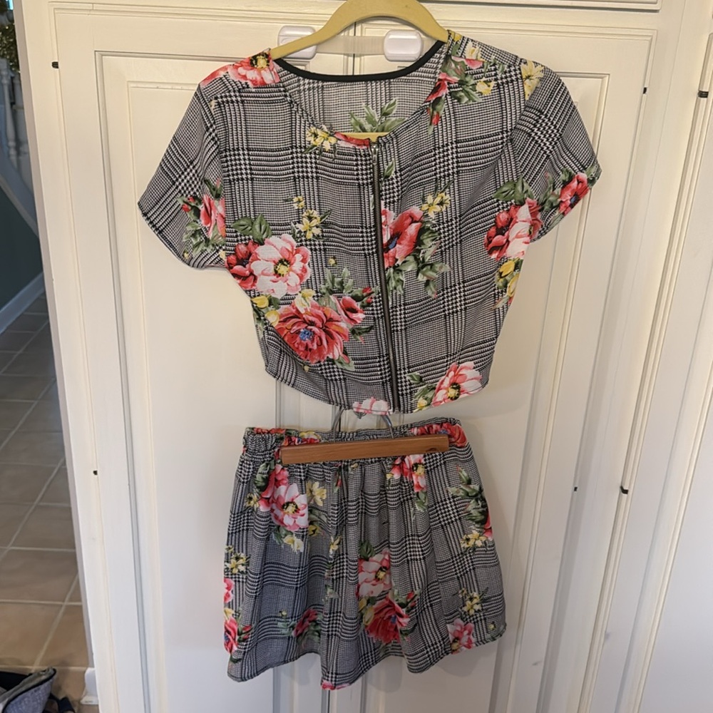 Short set - Picture 2 of 2